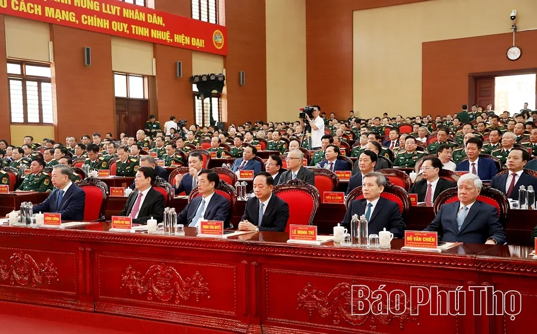 General Secretary and President To Lam Awards the Title of Hero of the Peoples Armed Forces to Military Region 2