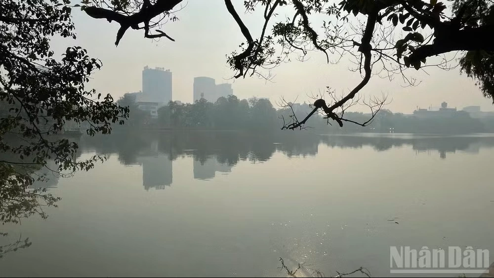 Thời tiết ngày 17/10: Bắc Bộ, Trung Bộ ngày nắng, sáng có sương mù