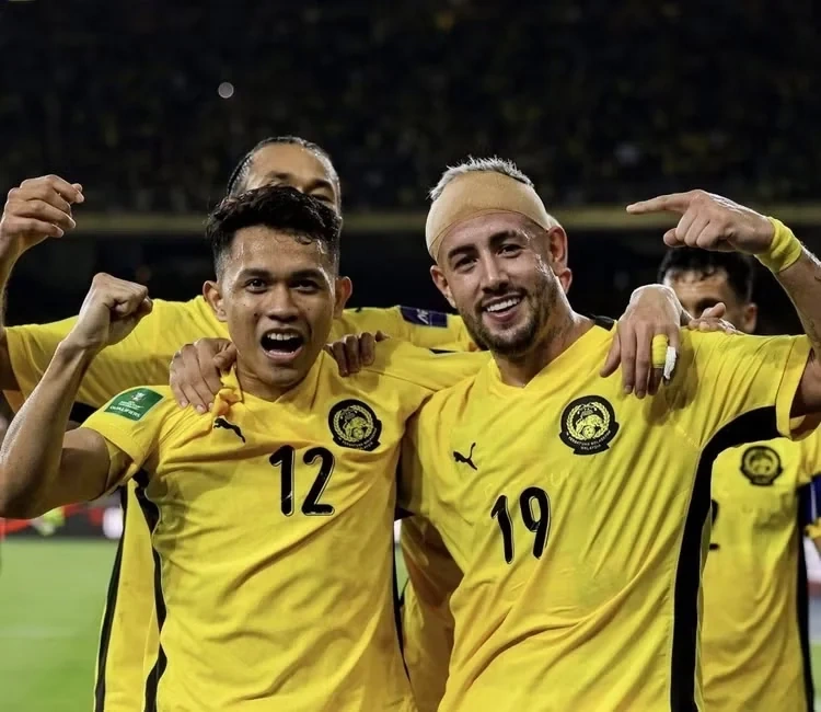 AFC bị chỉ trích vì Malaysia gian lận cầu thủ vẫn được đề cử giải thưởng tiêu biểu của năm