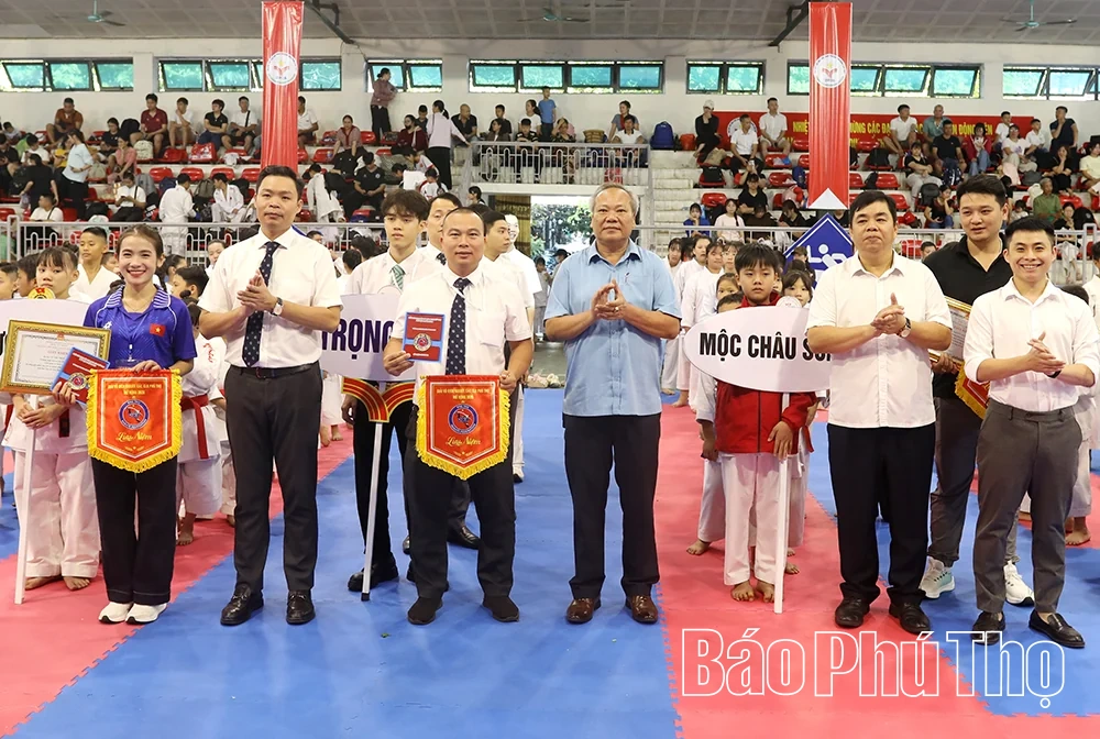 679 võ sinh tranh tài tại Giải vô địch các câu lạc bộ Karate tỉnh Phú Thọ mở rộng
