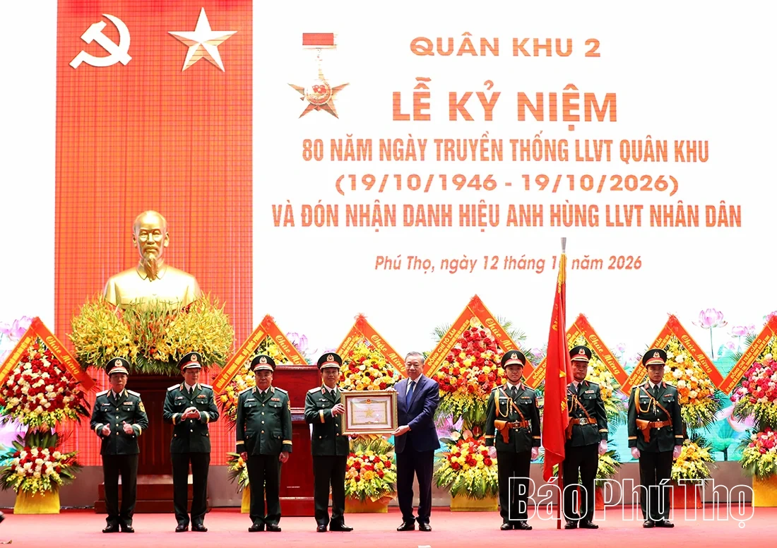 Tổng Bí thư, Chủ tịch nước Tô Lâm trao danh hiệu Anh hùng Lực lượng vũ trang nhân dân tặng Quân khu 2