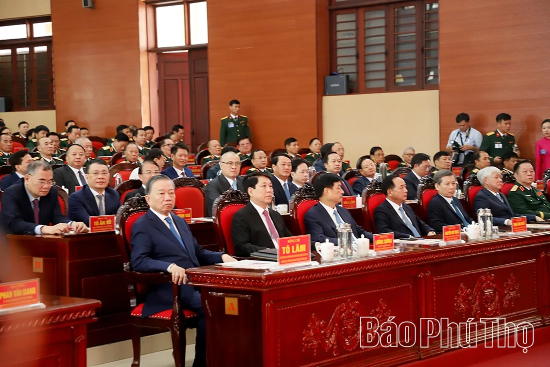 Tổng Bí thư, Chủ tịch nước Tô Lâm trao danh hiệu Anh hùng Lực lượng vũ trang nhân dân tặng Quân khu 2