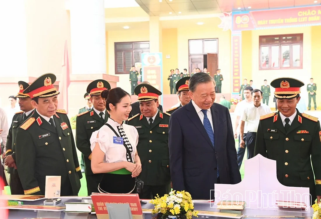 Tổng Bí thư, Chủ tịch nước Tô Lâm trao danh hiệu Anh hùng Lực lượng vũ trang nhân dân tặng Quân khu 2