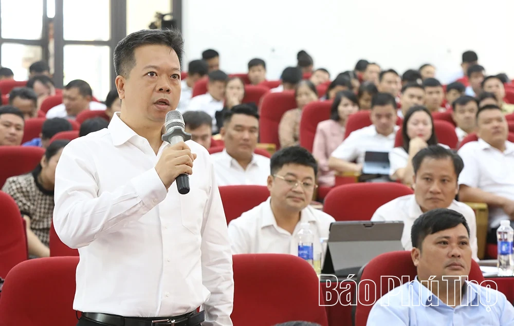 Đoàn đại biểu Quốc hội tỉnh tiếp xúc cử tri 5 xã vùng Tân Lạc