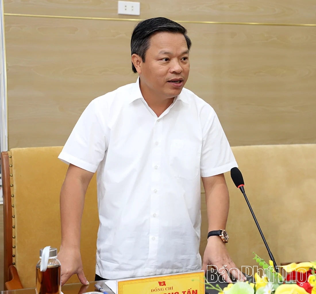 Quyết tâm triển khai dự án Khu dịch vụ đô thị,&nbsp;văn hóa, thể thao và sân golf Ao Châu tại xã Hạ Hòa