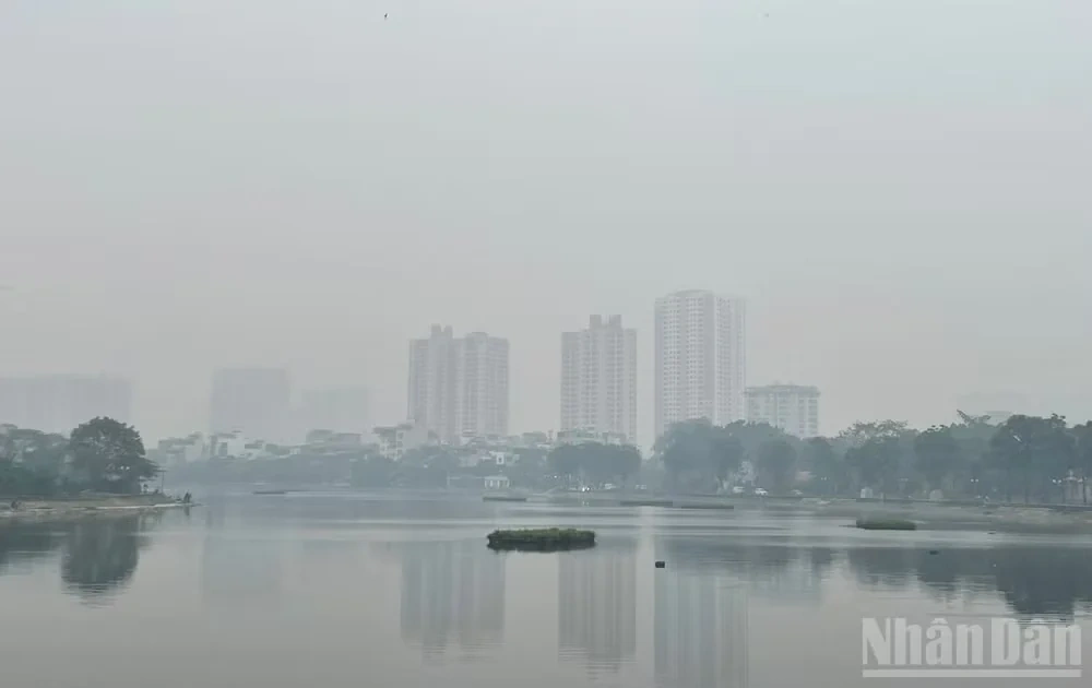 Thời tiết ngày 15/10: Bắc Bộ ngày nắng sáng có sương mù nhẹ; Nam Bộ có mưa rào và dông
