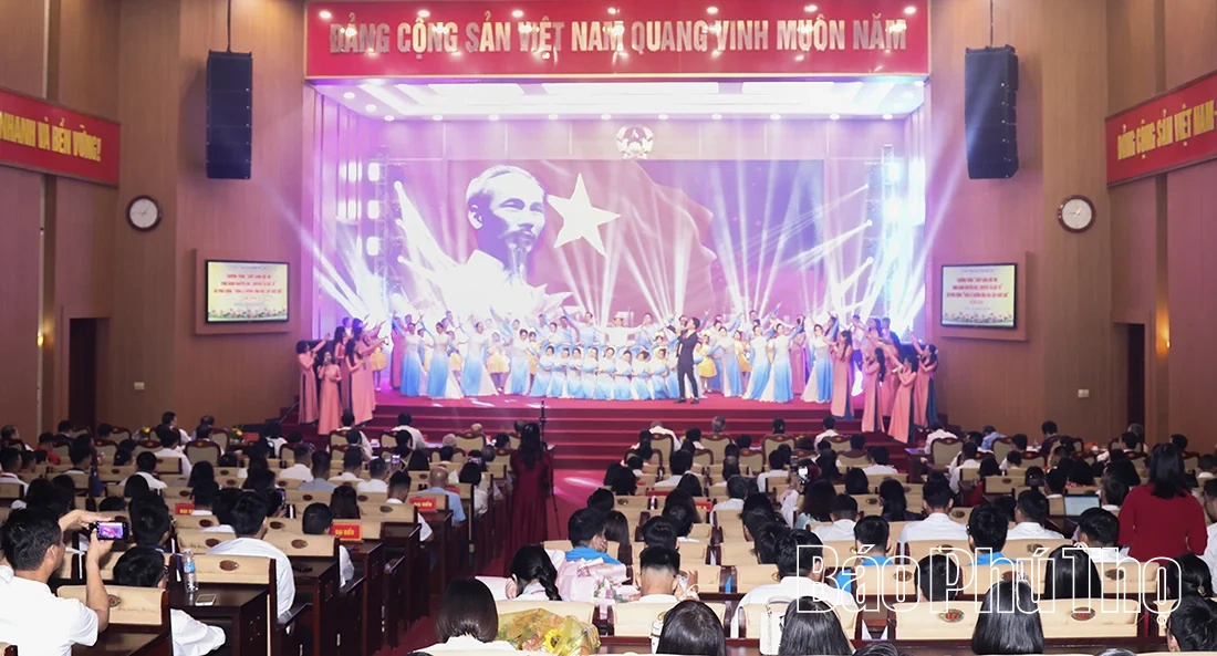 Chắp cánh ước mơ - Vinh danh khuyến học, khuyến tài Đất Tổ
