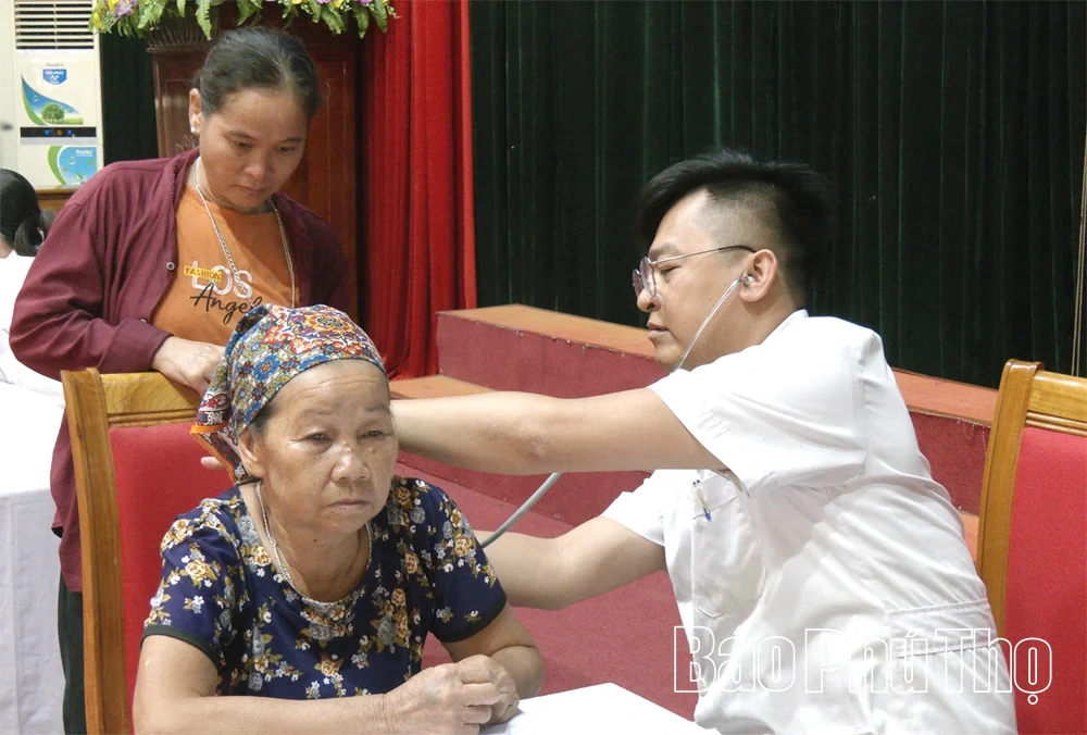Chăm sóc sức khỏe người cao tuổi vùng đặc biệt khó khăn