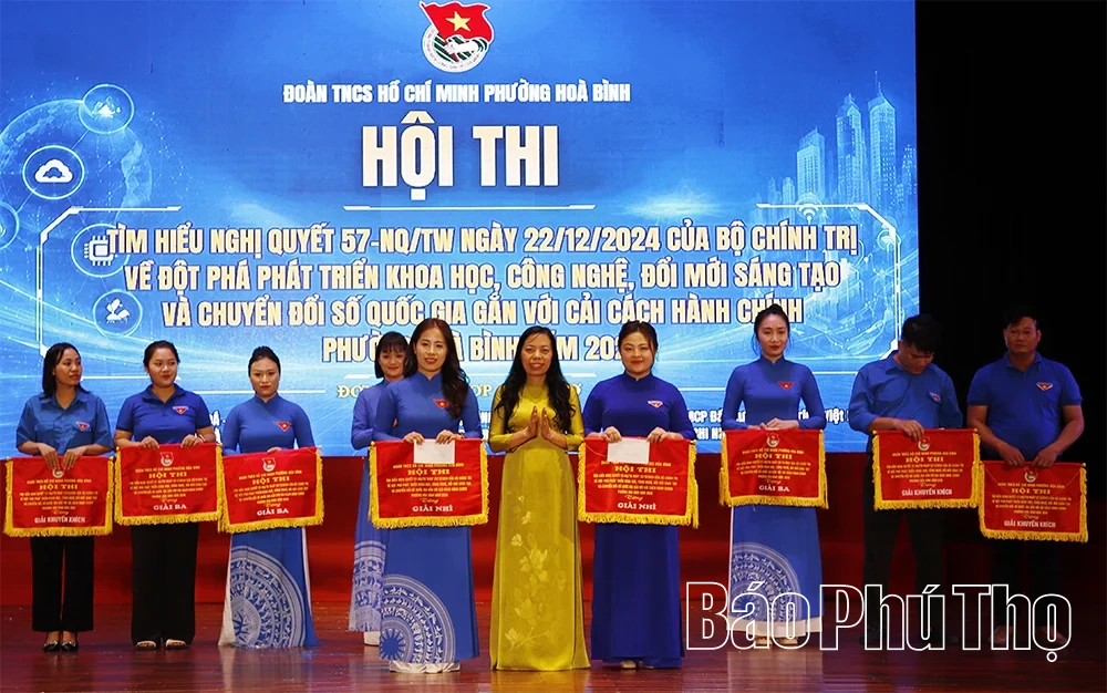 9 đội tham gia Hội thi tìm hiểu Nghị quyết số 57 gắn với cải cách hành chính phường Hòa Bình