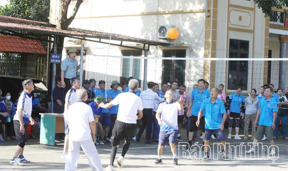 Người cao tuổi Phú Thọ rèn luyện sức khỏe theo gương Bác Hồ