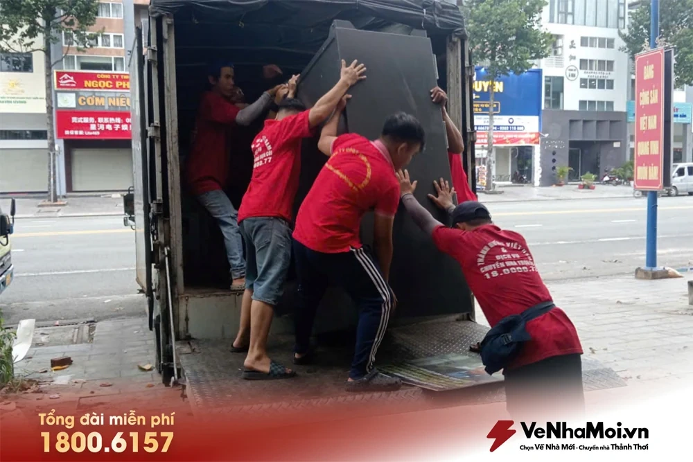 Cao điểm cuối năm: Đặt dịch vụ chuyển nhà sớm để có giá tốt và chọn lịch đẹp
