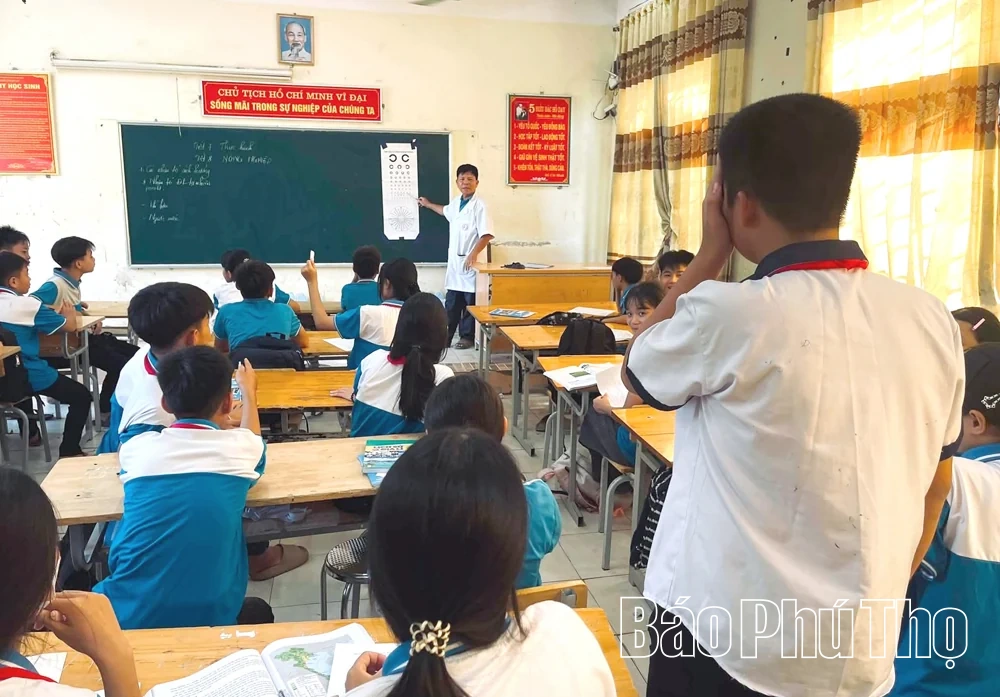 Quan tâm chăm sóc sức khỏe học đường