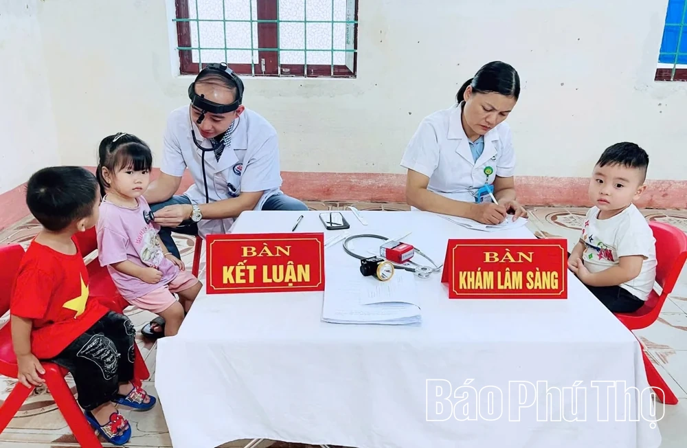 Quan tâm chăm sóc sức khỏe học đường
