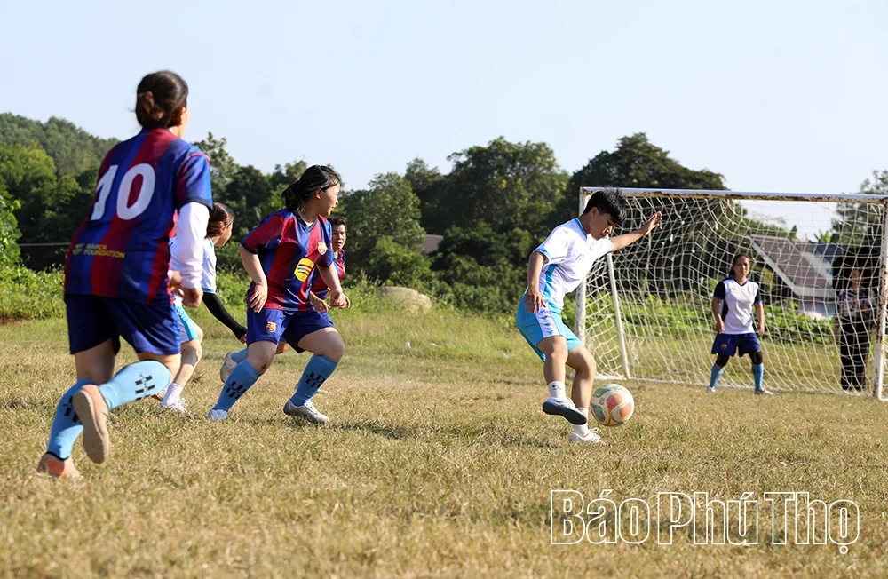 Sôi nổi Giải bóng đá nữ phường Tân Hòa năm 2026