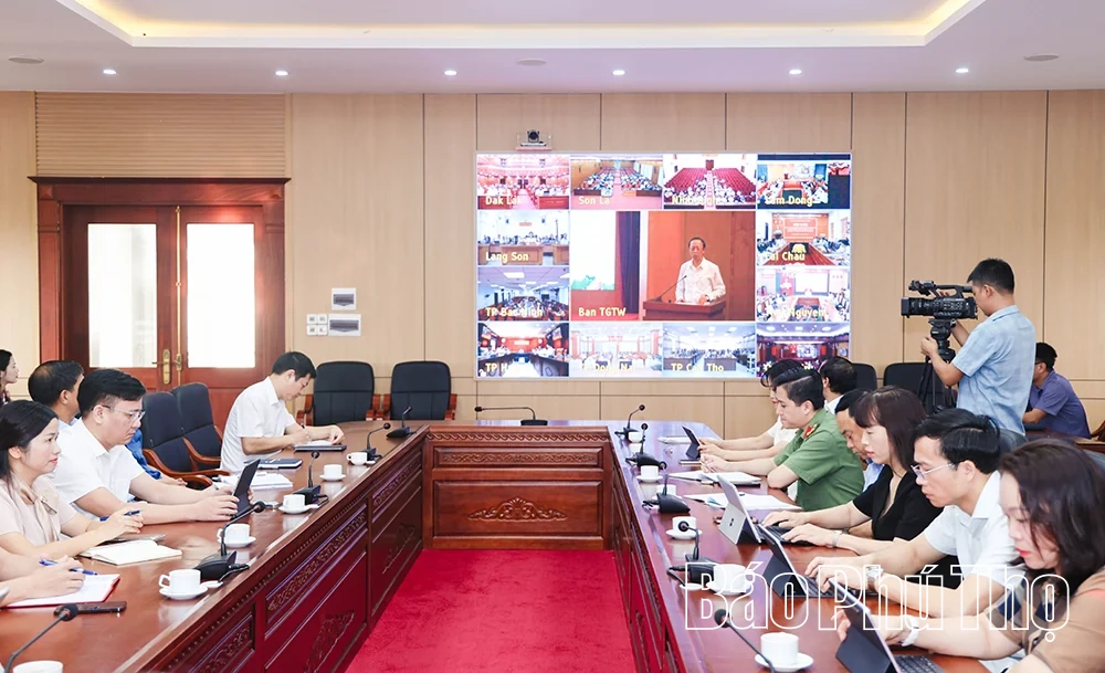 Đổi mới chương trình, sách giáo khoa và phát động cuộc thi tìm hiểu chuyển đổi số quốc gia