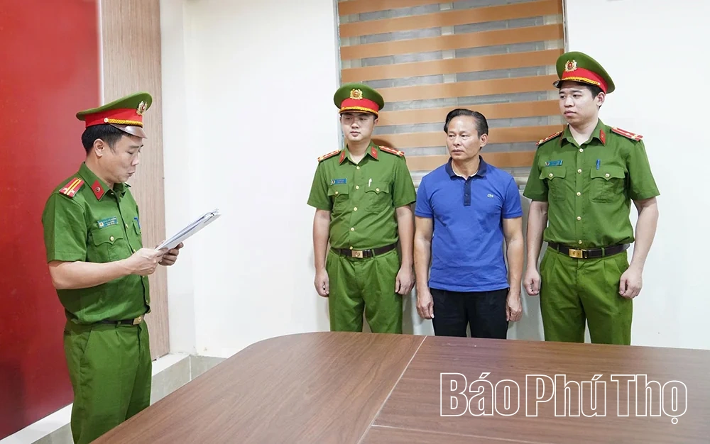 Khởi tố, bắt tạm giam Bí thư Đảng ủy và Chủ tịch UBND xã Hợp Kim