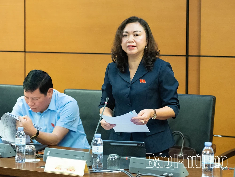 Đại biểu Quốc hội tỉnh Phú Thọ góp ý&nbsp;các dự án Luật về bảo vệ môi trường, an toàn thực phẩm, phát triển công nghiệp văn hóa
