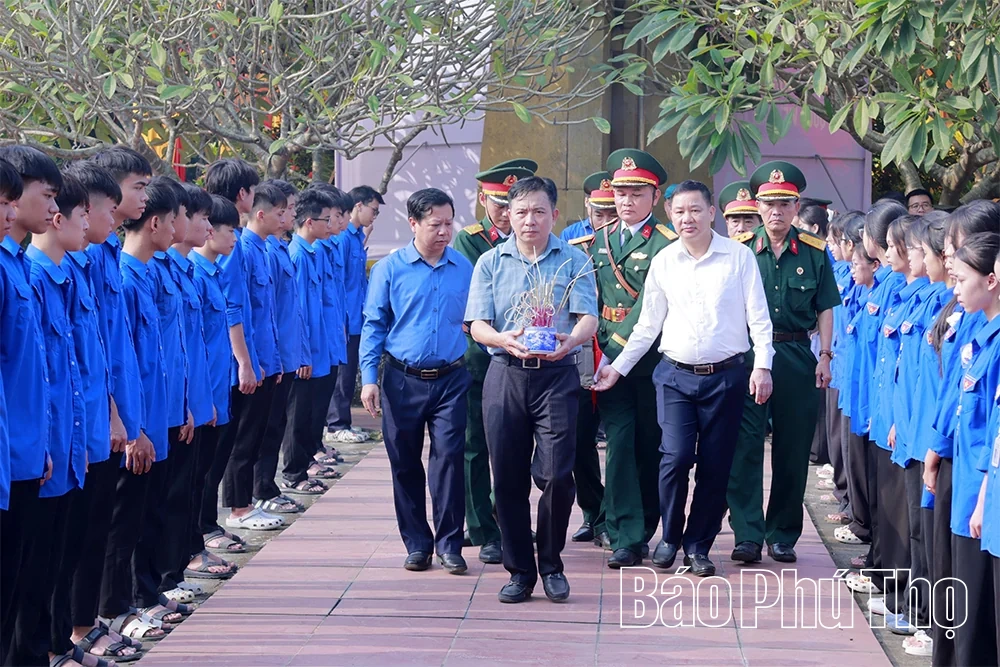 Truy điệu, an táng 2 hài cốt liệt sĩ chưa xác định thông tin