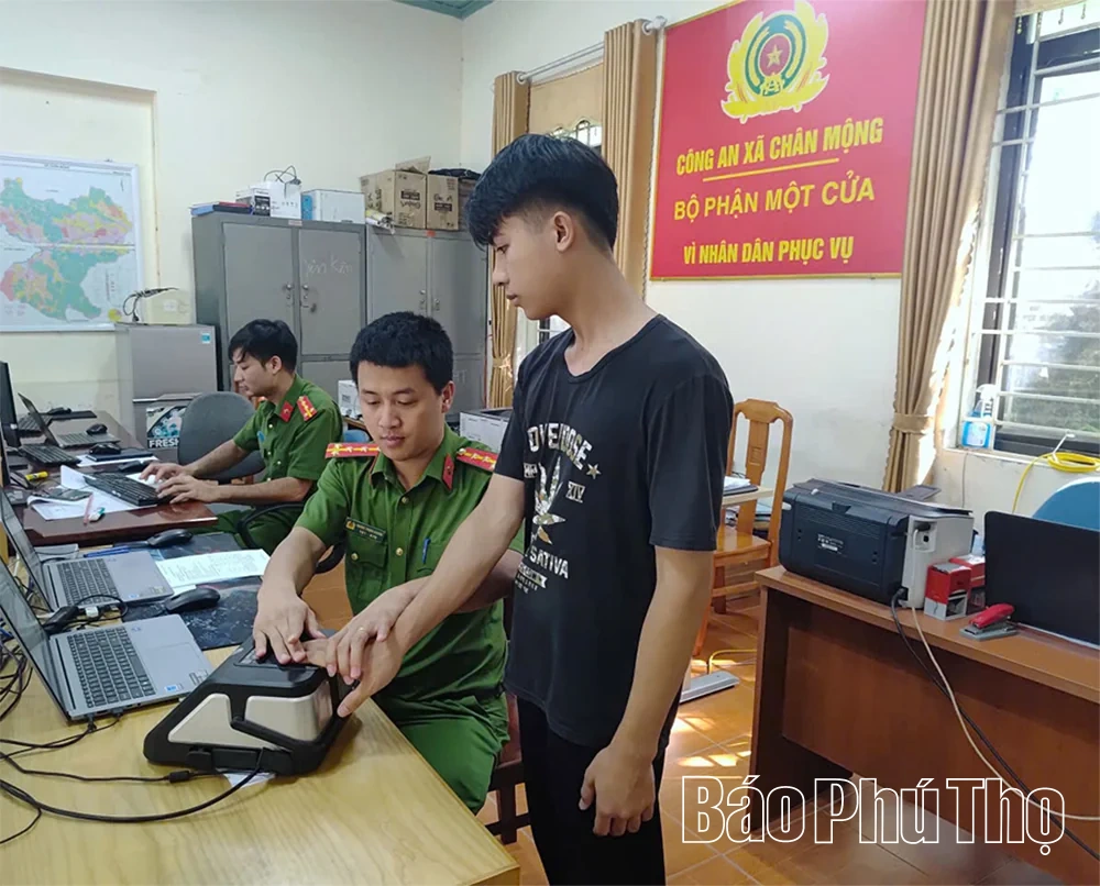 Công an xã Chân Mộng nâng cao hiệu quả cải cách hành chính