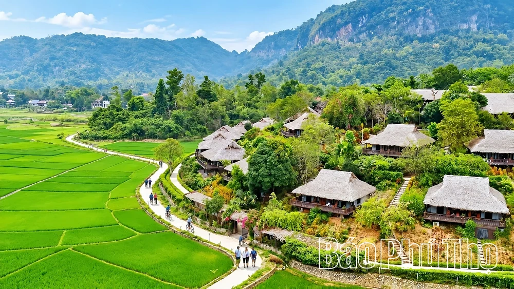 Kiến tạo sản phẩm du lịch mang bản sắc Đất Tổ