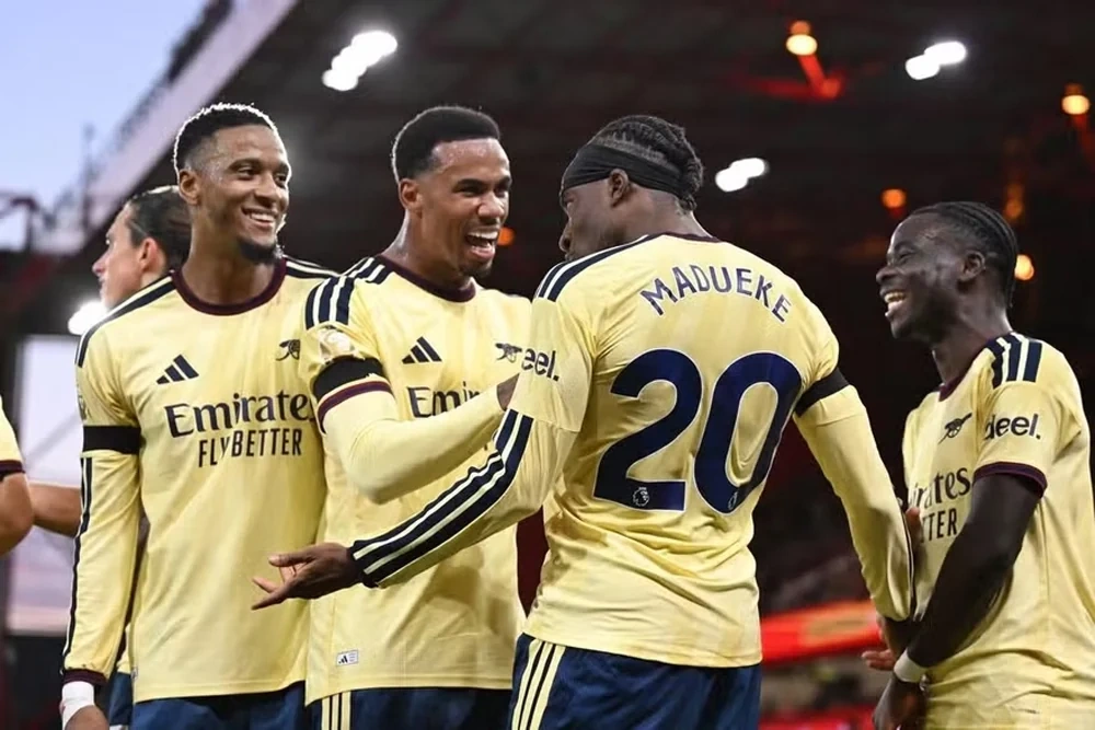 Chiến thắng nhọc nhằn của Arsenal trước đội đua trụ hạng