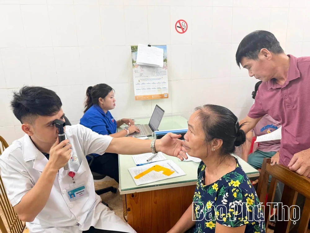 Hành trình “Thầy thuốc trẻ làm theo lời Bác” ở Mai Châu