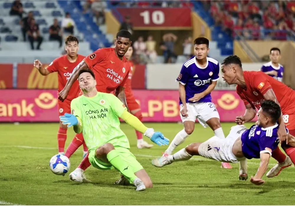 V.League: Số lượng hay chất lượng?