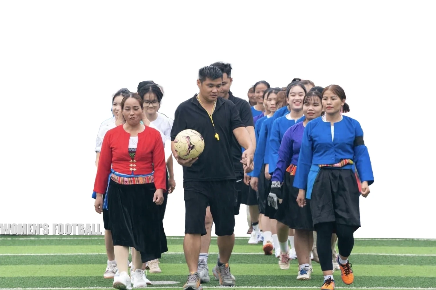 Khi phụ nữ chơi bóng đá