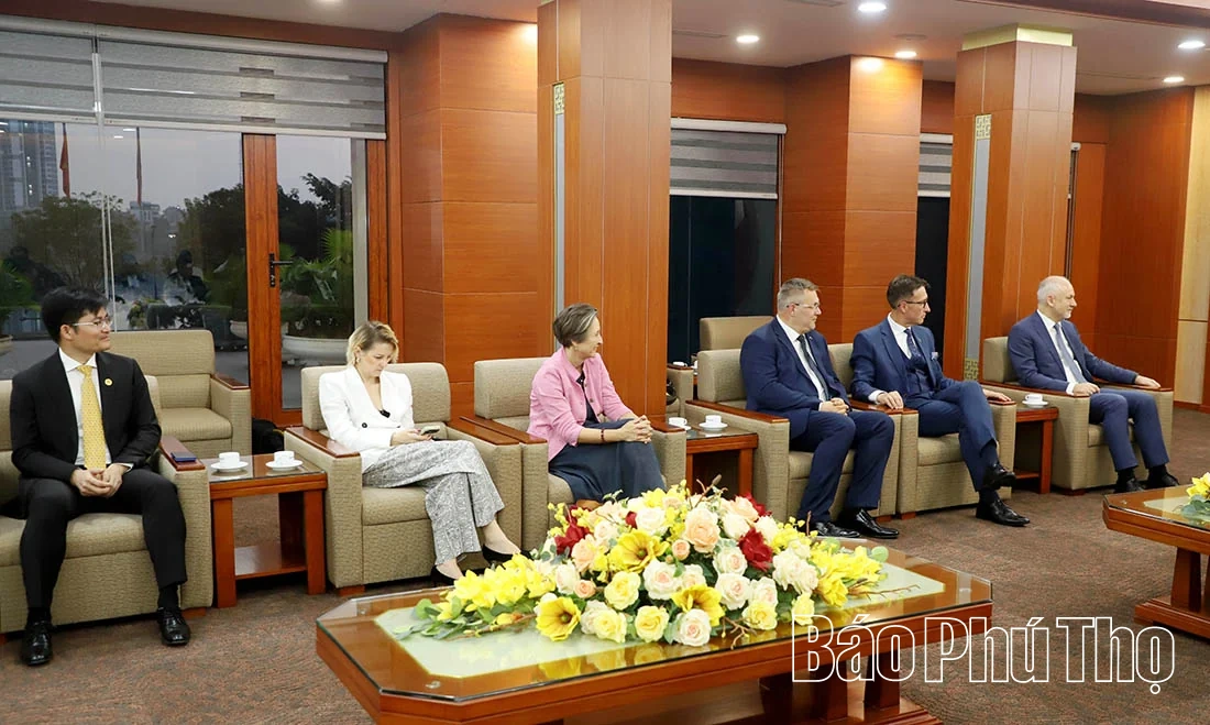 Đồng chí Bí thư Tỉnh ủy Phạm Đại Dương tiếp và làm việc với Đoàn đại biểu cấp cao Ba Lan