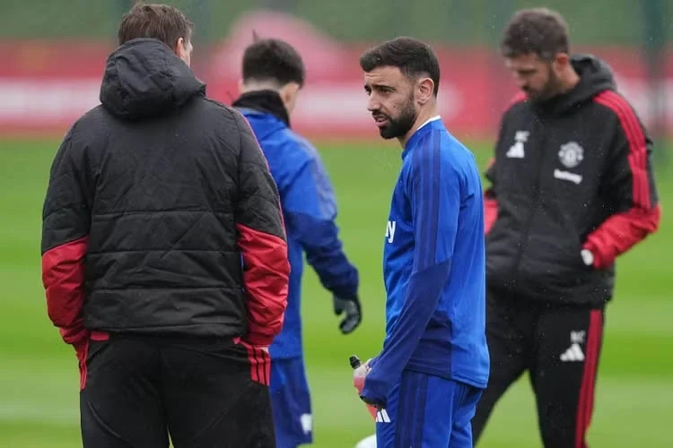 MU chưa sa thải Carrick, trao thêm cơ hội ở trận gặp Chelsea