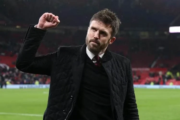 Michael Carrick tuyên bố “không bất ngờ” khi chưa bị MU sa thải