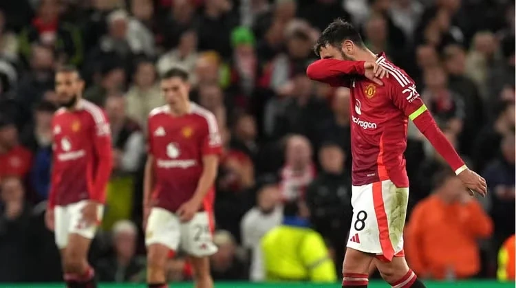 Michael Carrick tuyên bố “không bất ngờ” khi chưa bị MU sa thải