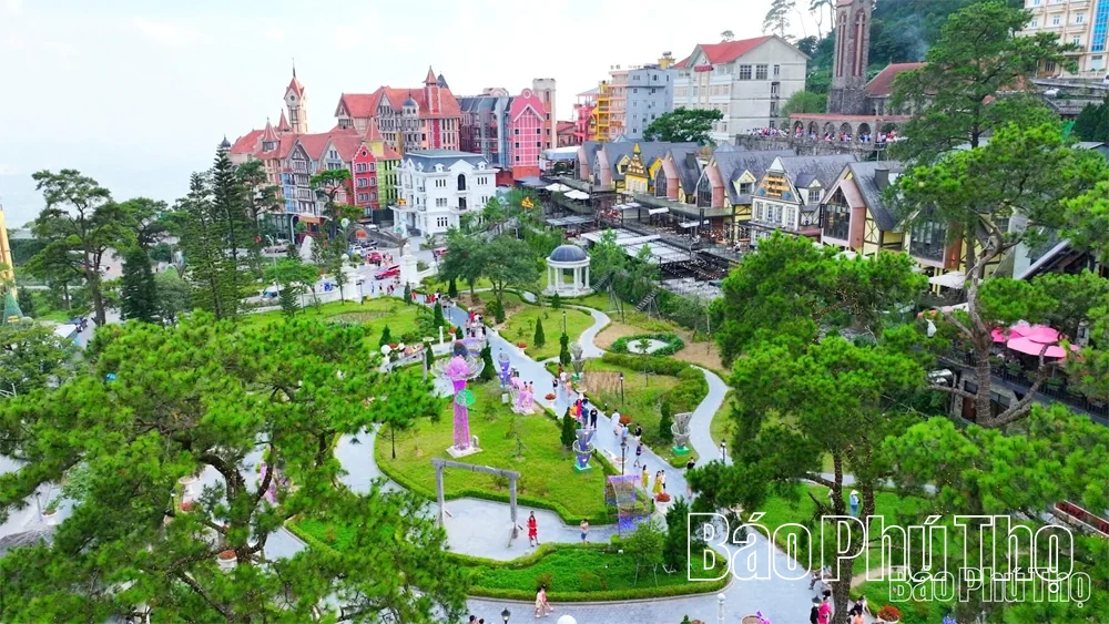 Phát triển du lịch trở thành ngành kinh tế mũi nhọn