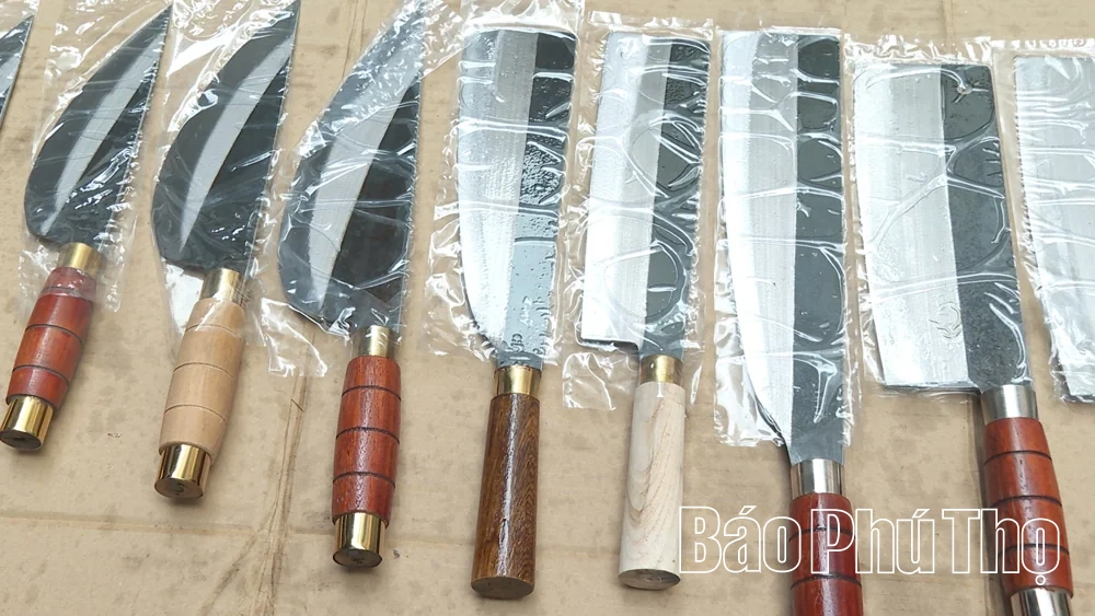 Làng nghề rèn Vĩnh Phú Giữ lửa nghề theo hướng sản xuất bền vững