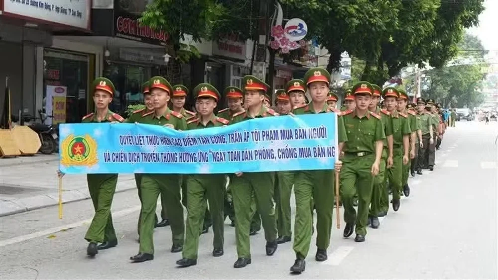 Việt Nam trong cuộc chiến chống mua bán người: Từ hoàn thiện thể chế đến hợp tác quốc tế