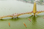 Hấp dẫn ngày hội bơi chải trên Hồ Công viên Văn Lang