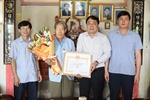 Huyện Đoan Hùng có 124 đảng viên được trao Huy hiệu Đảng đợt 19/5