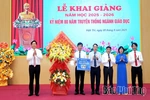 Chủ tịch UBND tỉnh Trần Duy Đông dự khai giảng tại Trường THPT Chuyên Hùng Vương