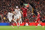 Rượt đuổi kịch tính, MU hạ Liverpool ngay tại Anfield