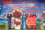 Trường Tiểu học Vân Phú đón nhận Cờ thi đua của Chính phủ