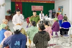 Công an xã Thượng Cốc phối hợp Bệnh viện khám, cấp thuốc miễn phí cho người dân