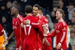 Liverpool thắng 9 người Tottenham ở Ngoại hạng Anh