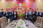 Phó Bí thư Tỉnh ủy, Chủ tịch Ủy ban MTTQ tỉnh Bùi Thị Minh thăm, chúc Tết Công ty Điện lực Phú Thọ