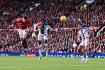 Thắng ngược dòng Palace, MU vào top 3 Ngoại hạng Anh