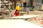 Người lao động hăng say làm việc trong Ngày Quốc tế Lao động