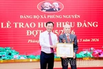 Đảng bộ xã Phùng Nguyên trao Huy hiệu Đảng cho 44 đảng viên đợt 19/5