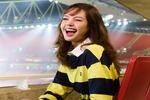 Lisa hát ca khúc cổ vũ World Cup