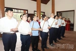 Lãnh đạo tỉnh dâng hương kỷ niệm 136 năm ngày sinh Chủ tịch Hồ Chí Minh