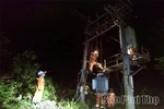 Điện lực Mai Châu khẩn trương xử lý sự cố cấp điện trở lại trong đêm