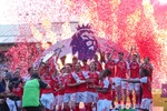Arsenal nâng Cup vô địch Ngoại hạng Anh